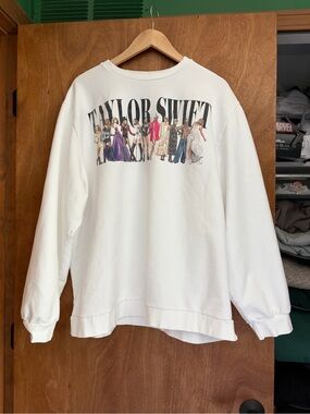Taylor Swift White Printed Tag Tee